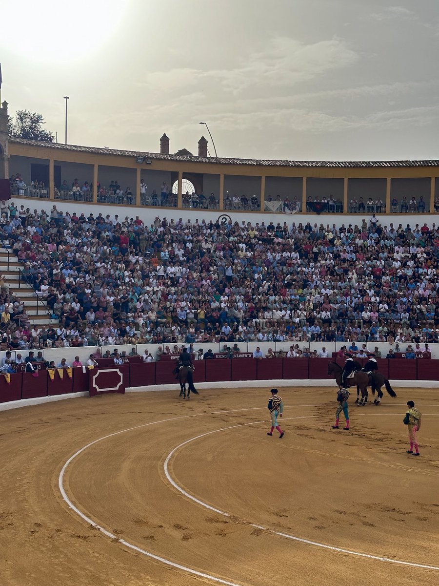 Lleno en Villanueva del Arzobispo.

#morantetour