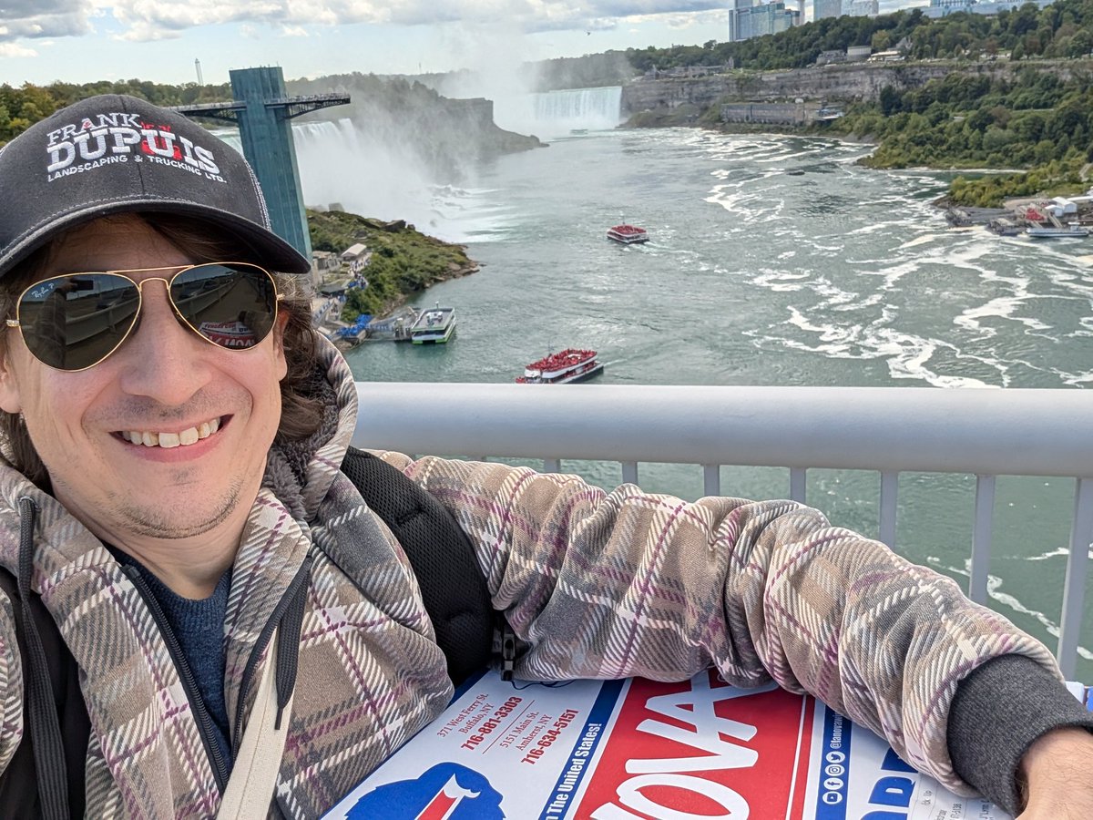 Seggellion 🍕 tweet media