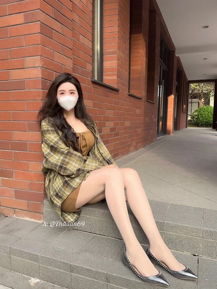 Zhailan69's tweet photo. 芝岚  🔗 ��荐哥哥们一个🔞的观影App糖心Vlog:👉 https://t.co/YDfTDo4wyl

🌺姐姐可爱吗？
@Zhailan69
@Zhilan2038_
#丝袜 #高跟 #写真 #3P #美足 #芝岚 #上海 #徐州 #山东 #北京 #重庆 #深圳 #广州 #武汉 #郑州 

推荐哥哥们一个🔞的观影App糖心Vlog:👉 https://t.co/YDfTDo4wyl https://t.co/P10TElfAbl