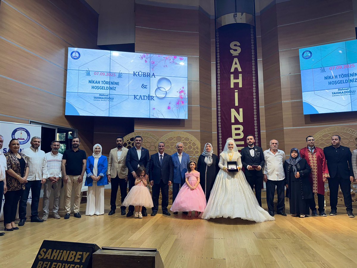 AK Parti Şahinbey İlçe Yönetim Kurulu üyemiz Sevgi Fidan'ın kızı Kübra ve Kadir kardeşimizin nikâh törenine, Şahinbey İlçe Başkanımız <a href="/avmehmettiryaki/">Av.Mehmet TİRYAKİ</a> ile birlikte katıldık.  

Genç çiftimize bir ömür boyu mutluluk, huzur ve saadet diliyoruz. Allah mesut etsin. 💐