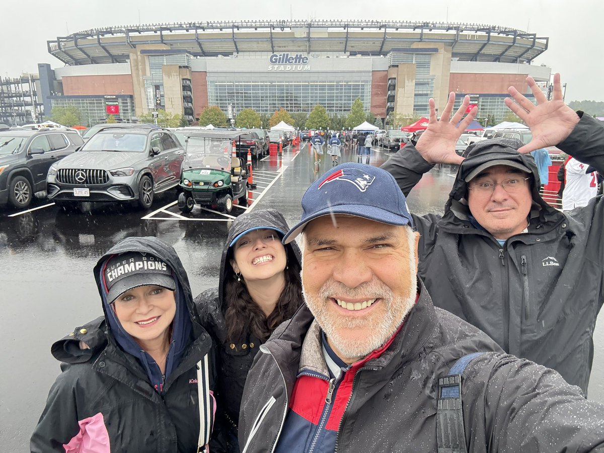 bobmule's tweet image. Perfect football weather in New England