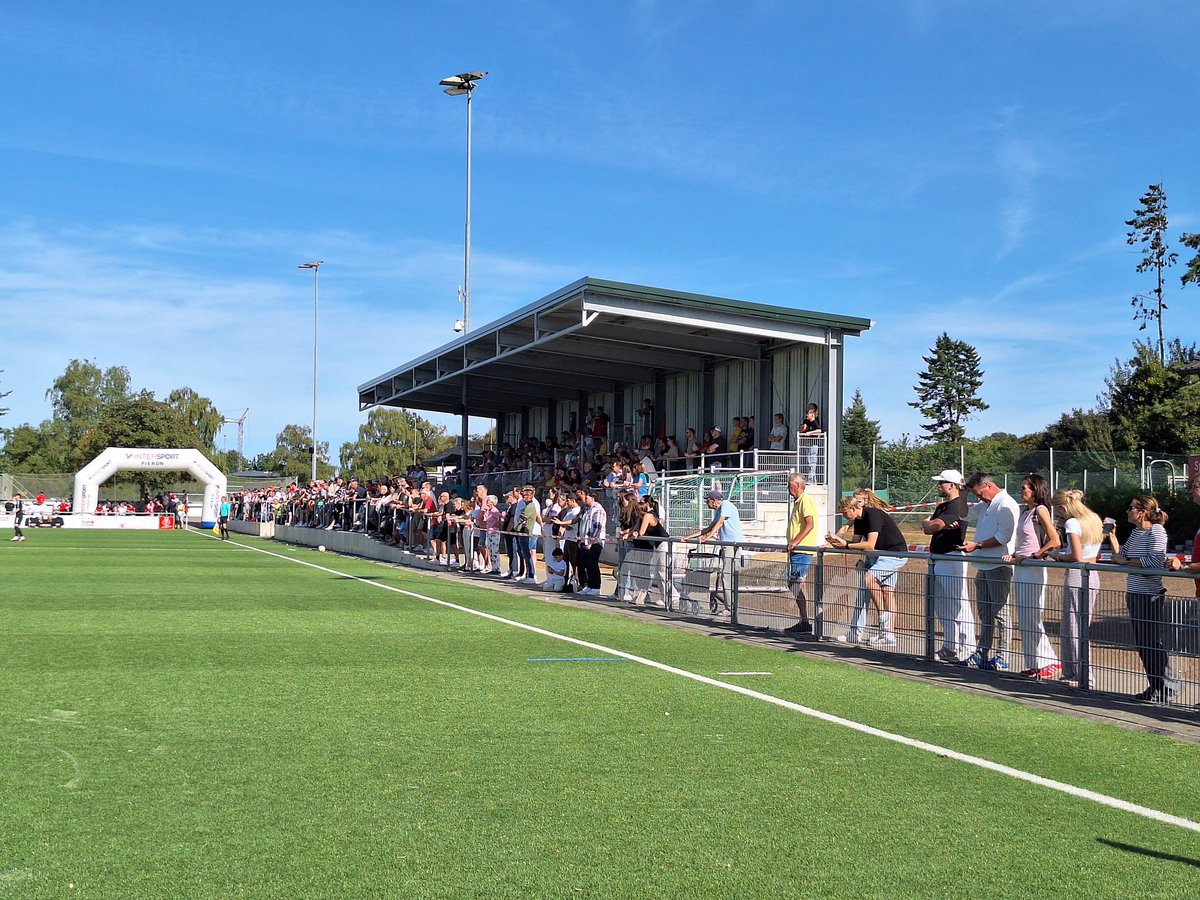 niek92jansen's tweet image. ⚽️ SV Biemenhorst 🆚 Schwarz-Weiß Essen
📅 07-09-2025
⚖️ 2-3
🏷 783 toeschouwers
📍 Intersport-Pieron-Arena, Bocholt 🇩🇪
🧩 Oberliga Niederrhein (6/18)

#SVBiemenhorst #SVB #Biemenhorst #Schwarzweißessen #ETB #Bocholt #Essen #Oberliga #groundhopping