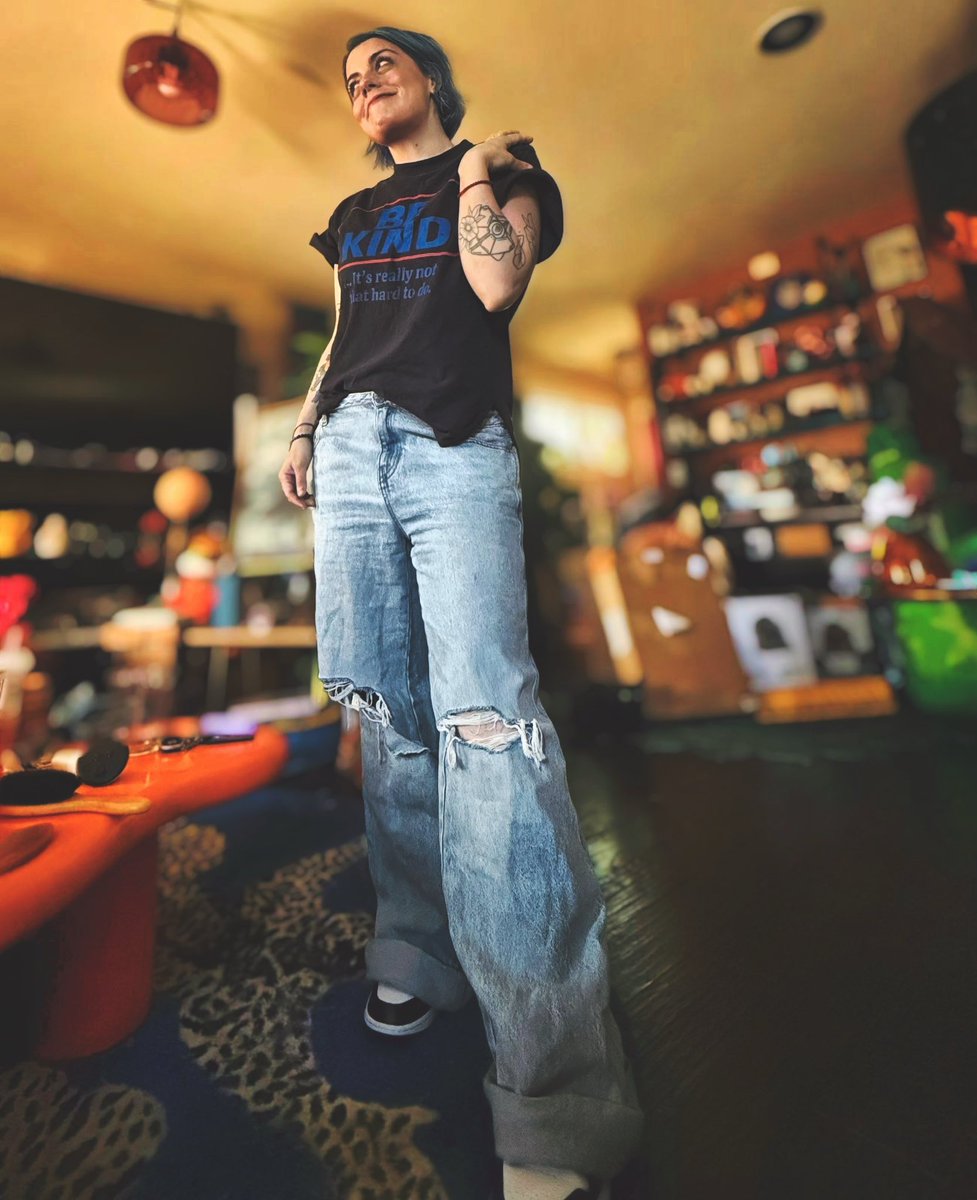 Liana Ruppert tweet media