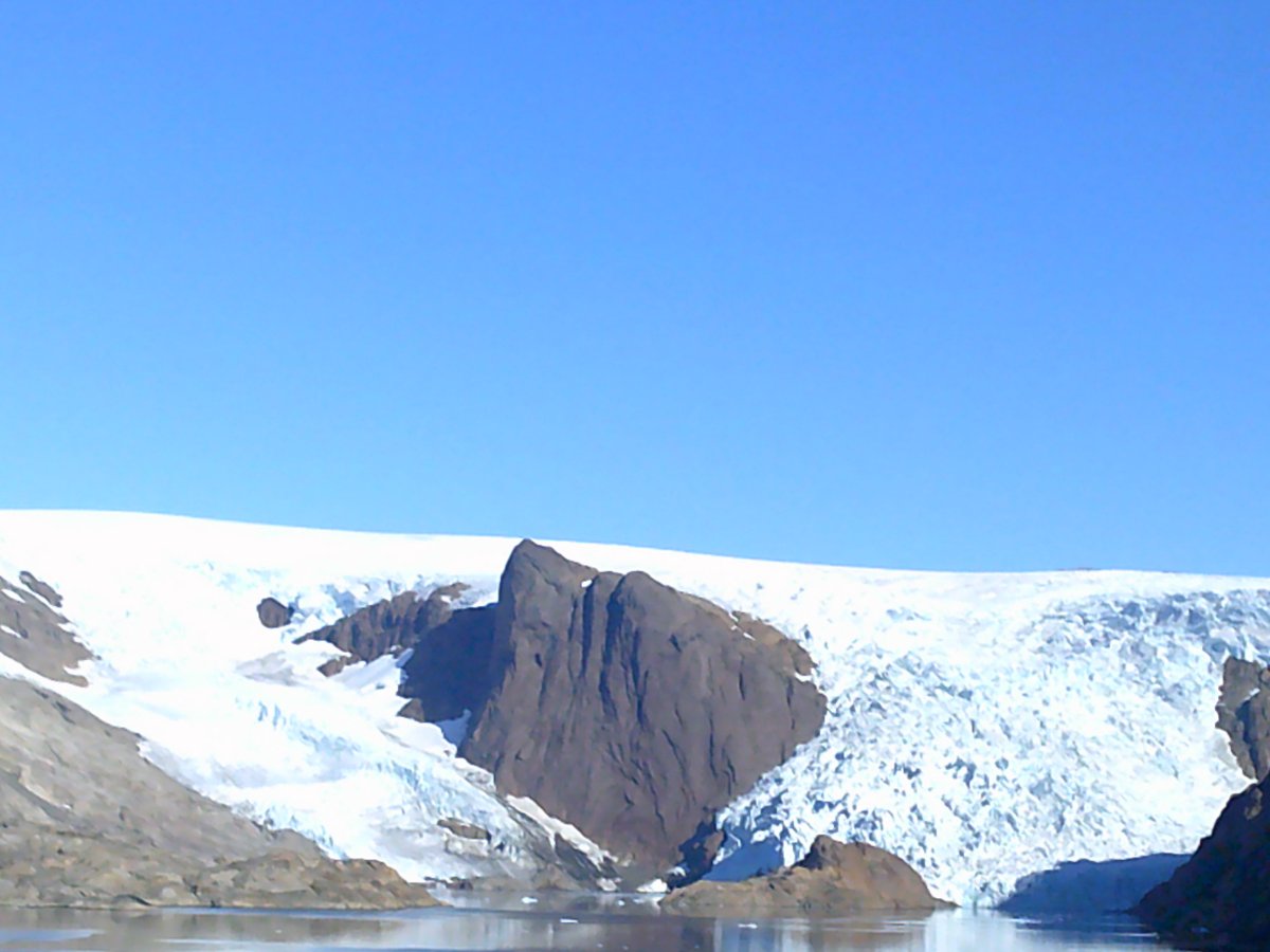Recently back from a trip to Iceland and Greenland - encouraging to see an #EU flag on a property in Nuuk  along with the beauty of the scenery