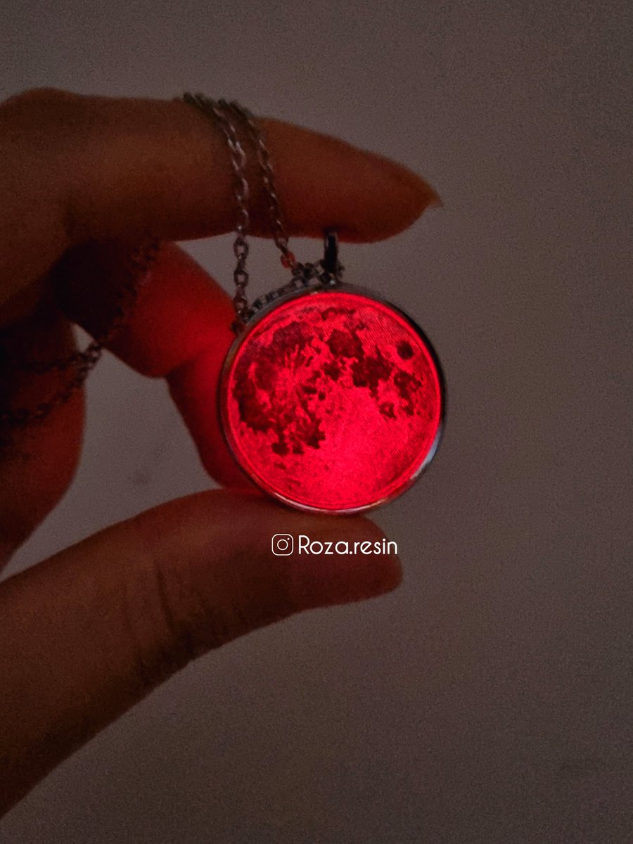 شما تو آسمون دنبال ماه قرمز و خونی میگردین، من اینجا تو دستم گرفتمش تباها😌
بیاید برا خودتون سفارش بدید.