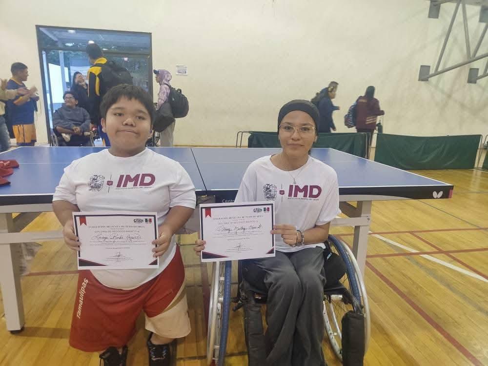 El Alcalde <a href="/carlospenaortiz/">Carlos Víctor Peña Ortiz</a> y el IMD Reynosa reconocen a los atletas reynosenses Ángel David Lorenzo Rubio y Clara Guadalupe Olivares Martínez, quienes clasificaron al Torneo Panamericano Junior 2025 que se llevará a cabo en Santiago de Chile. 🇨🇱🙌

#GobiernoMunicipalDeReynosa