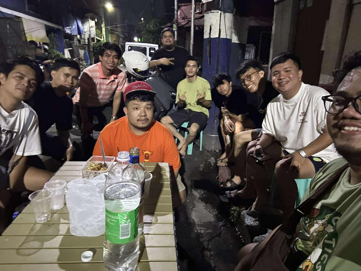 PepengTago's tweet photo. will forever live for moments like this. grateful for friends who help heal a heart they never broke. 😞❤️‍🩹 https://t.co/x12lWcdHEn