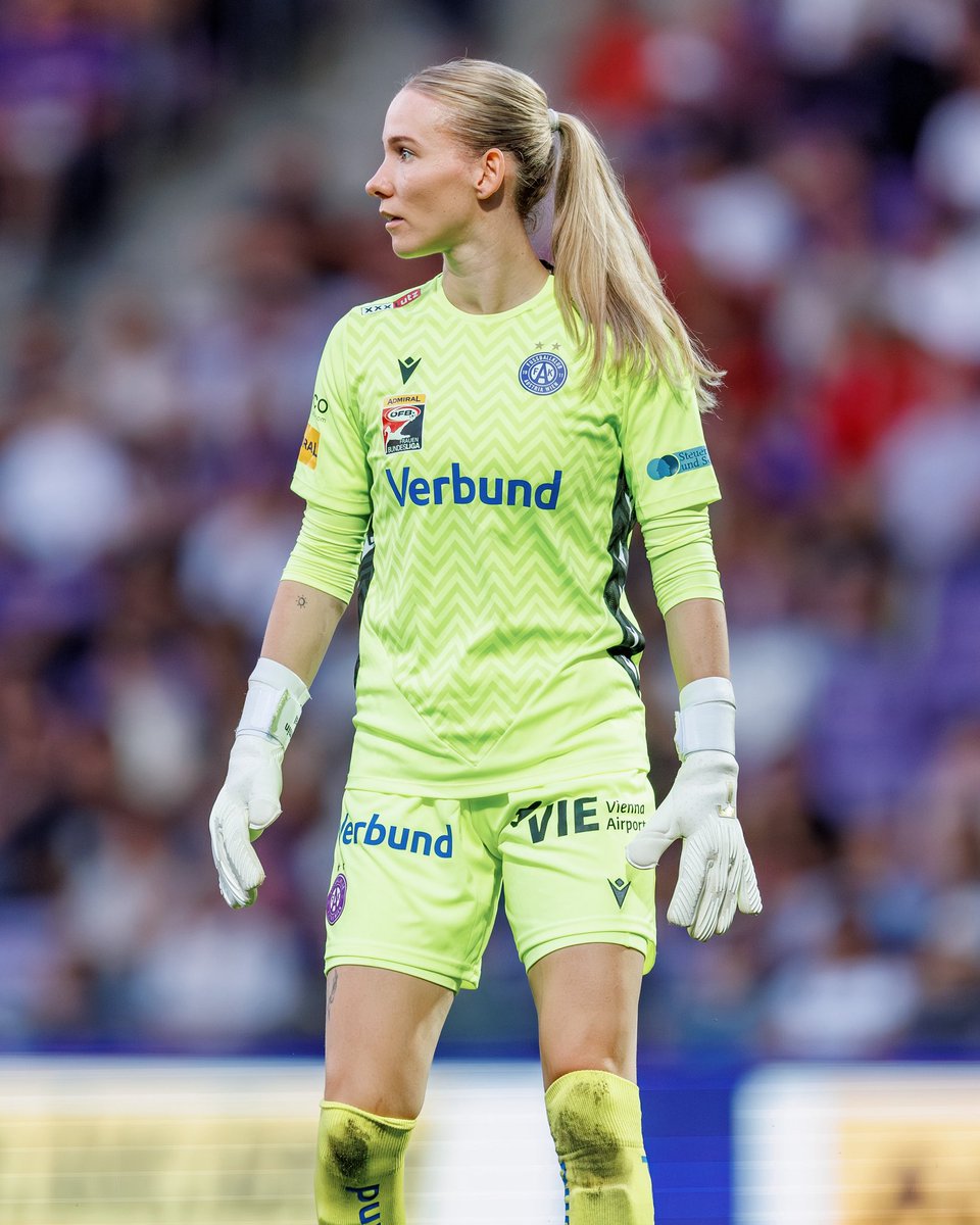 6️⃣ Spiele
0️⃣ Gegentore

⛔️ Jasmin Pal 🧤

#faklive #AdmiralFBL