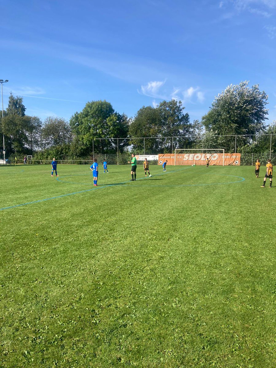 👏 Congratulations to our U11s on finishing 11th out of 20 teams at the Moerdijk Cup in Holland!

The young U’s picked up wins against Bayer Leverkusen, Parma, Beerschot &amp; VV Seolto, and earned valuable points against Atletico Madrid &amp; AZ Alkmaar.

#CamUTD 🟠⚫️