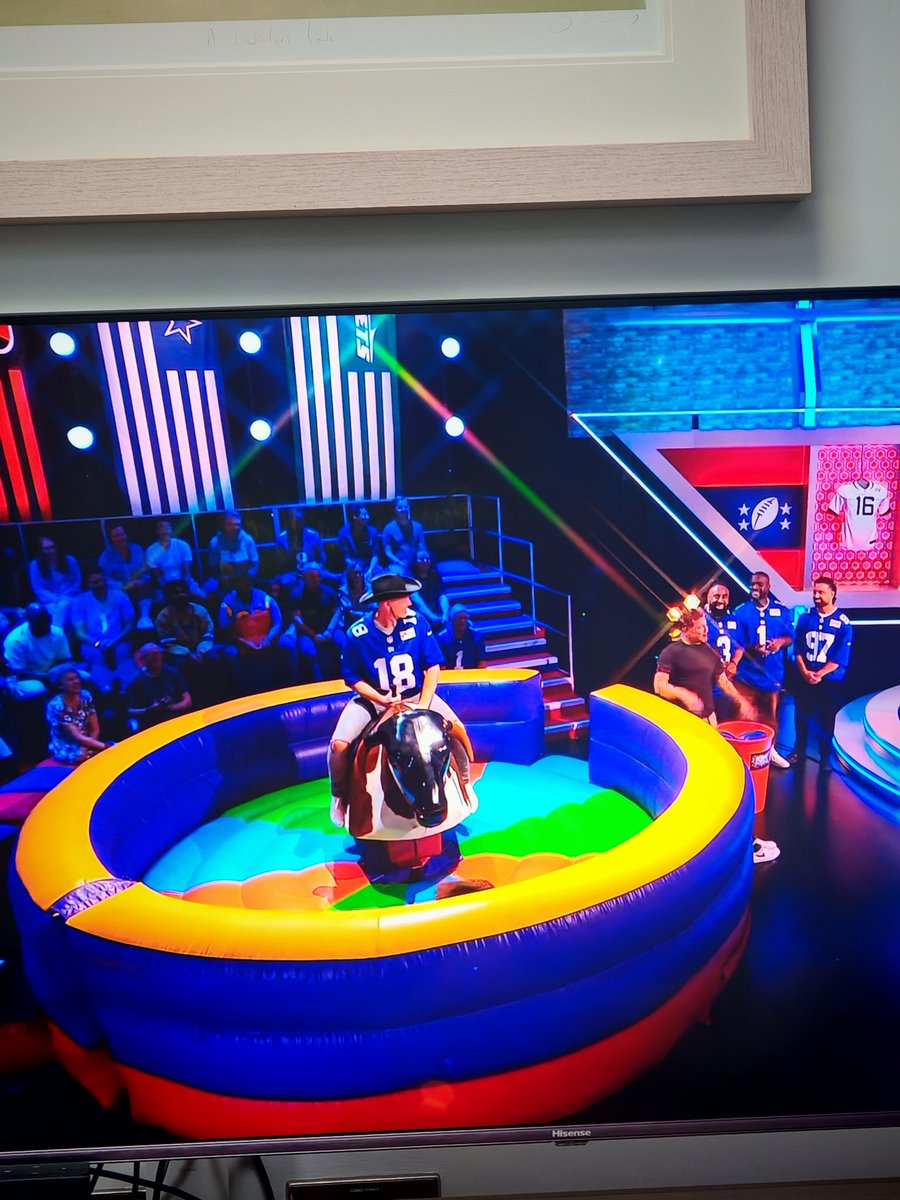 So <a href="/Channel5Sport/">Channel 5 Sport</a> <a href="/channel5_tv/">Channel 5</a> are actually doing this during the game. This is embarrassing and UK NFL fans deserve better than this. Whoever signed off on this format needs to be fired.