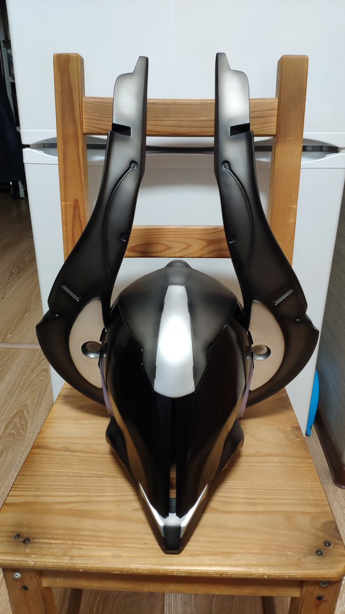 PropsMy's tweet image. Nazarec&apos;s Sin from Destiny 2, now in reality. Printing, sanding, painting. Hunting enemies of the Light feels a little more real now. 👹

#Destiny2 #NazarecsSin #3DPrinting #Cosplay #DestinyTheGame