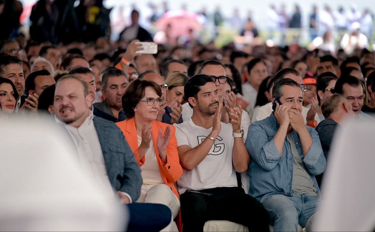 Sergio Gil Rullán (@sergiogilru) on Twitter photo ¡Muchas felicidades amiga <a href="/MirzaFloresG/">Mirza Flores</a> por haber sido electa como Coordinadora de la Comisión Operativa Estatal de <a href="/MovCiudadanoJal/">Movimiento Ciudadano Jalisco</a>!
Nuestro movimiento se fortalece con tu liderazgo, visión y compromiso.
También mi reconocimiento y felicitación a mi amigo el diputado federal ¡Muchas felicidades amiga <a href="/MirzaFloresG/">Mirza Flores</a> por haber sido electa como Coordinadora de la Comisión Operativa Estatal de <a href="/MovCiudadanoJal/">Movimiento Ciudadano Jalisco</a>!
Nuestro movimiento se fortalece con tu liderazgo, visión y compromiso.
También mi reconocimiento y felicitación a mi amigo el diputado federal