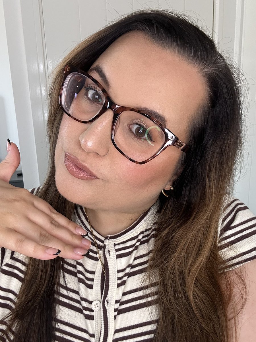 ChelsieHun_'s tweet image. Hair up or down? ❤️