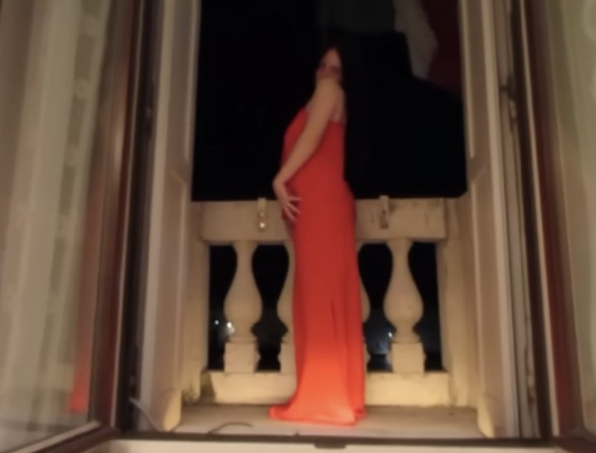 BILLIE SERVING EVEN AT 5 PIXELS EXACTLYYYYYY