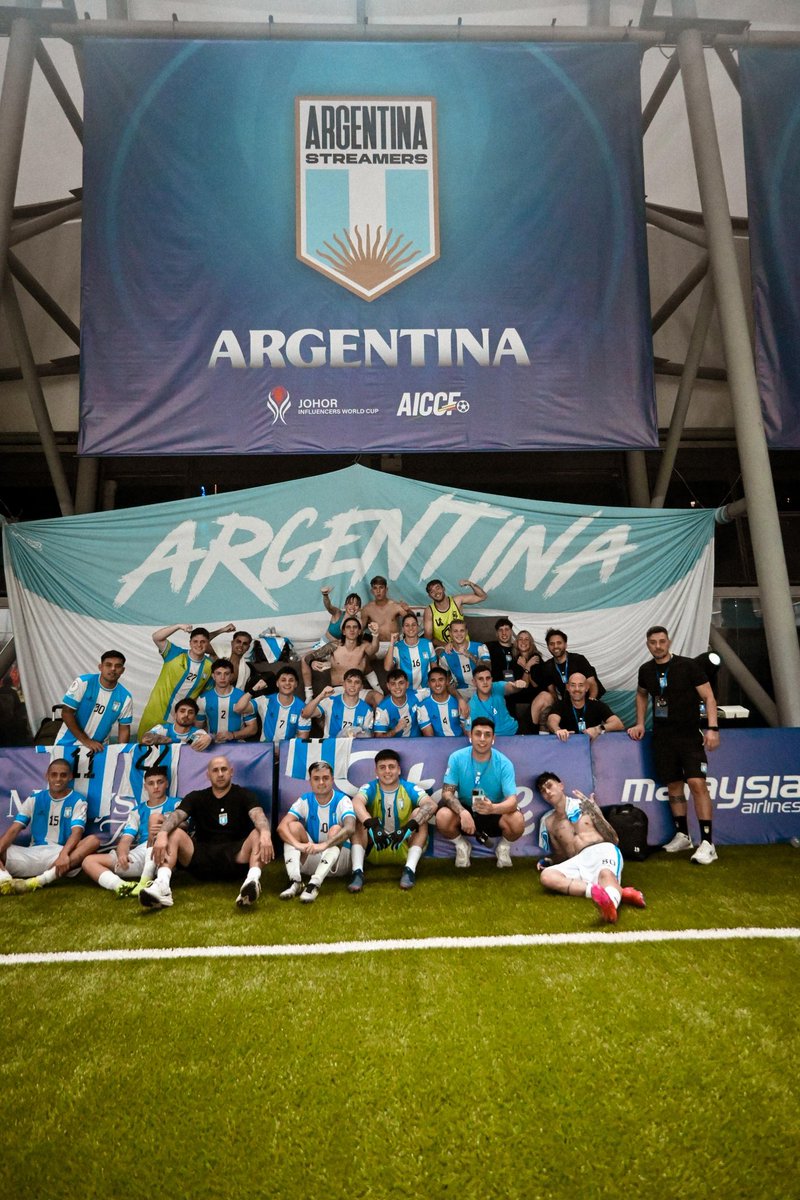 wcostabel's tweet image. Tercer puesto en nuestro primer mundial. Duele mucho, pero nos vamos con la satisfacción de haber dejado todo, no guardarnos nada. #TodosJuntos como hermanos hasta la última gota de sudor. Tendremos revancha.