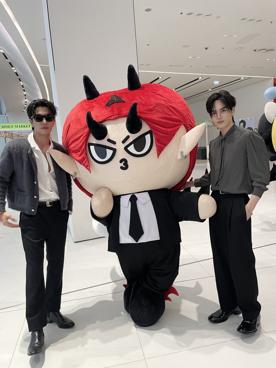 domiia_GMMTV's tweet photo. หย่อก่านี้ ม่ายมี😎
@perthppe @Ppsanta 
#MchoiceMintAwards2025 https://t.co/Zle4S3dZ3z