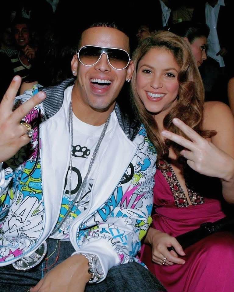 El rey del reggaeton y la reina del pop latino 
<a href="/daddy_yankee/">Daddy Yankee 😀 (DY)</a> <a href="/shakira/">Shakira</a>