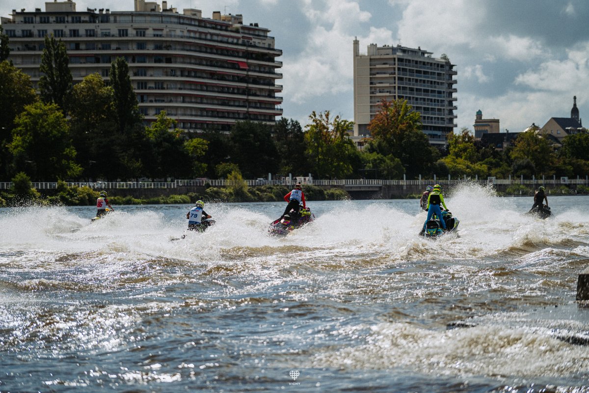 [#Nautisme] Finales du Championnat d'Europe JetSki UIM à Vichy 🚤🏁 Plus de 60 courses en 3 jours, avec des pilotes de 15 nations ! 🌍