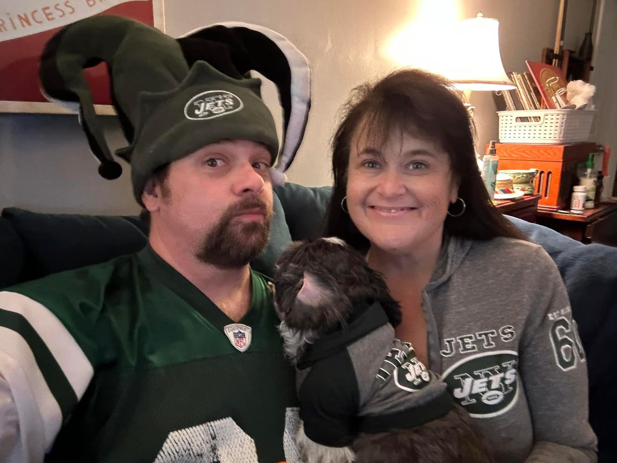 Funkmaster__V's tweet image. The opening Jets drive looked like me playing Madden. 8 runs, 1 pass- field goal. Lol. #nyjets #newyork #rungame