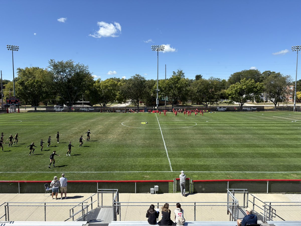In a battle of old MVC foes, <a href="/Redbird_Soccer/">Illinois State Soccer</a> hosts <a href="/RamblersWSOC/">Loyola Women's Soccer</a>!

It’s been seven combined contests without a goal allowed for both ISU and LUC as the Redbirds celebrate their 30th anniversary!

Join me and Cason Schingoethe at 1:00 pm CT!

Linkr.ee/redbirdsoccer