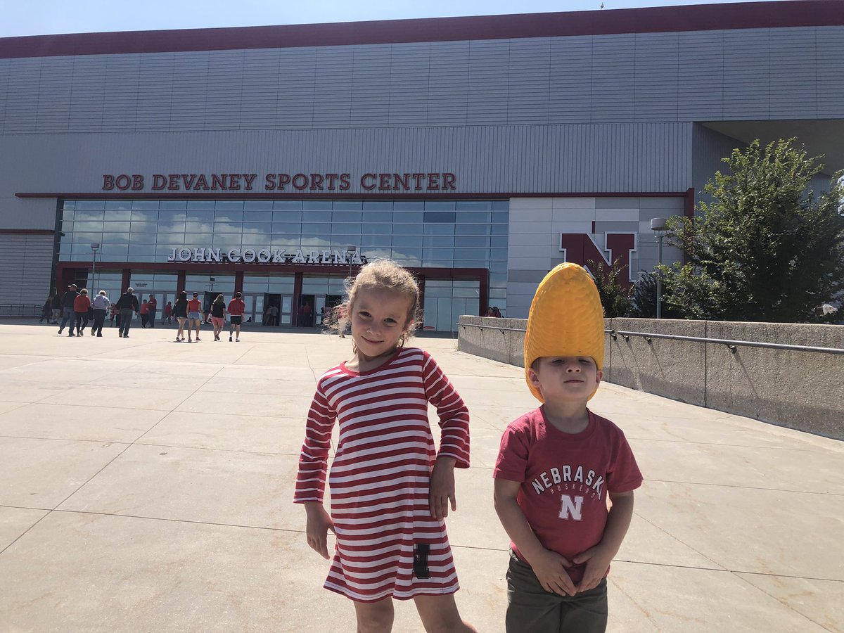 Lora Vohl tweet media