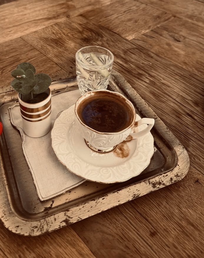 Milli maç heycanı mı bilmem ama kornişon turşulu su geldi galiba