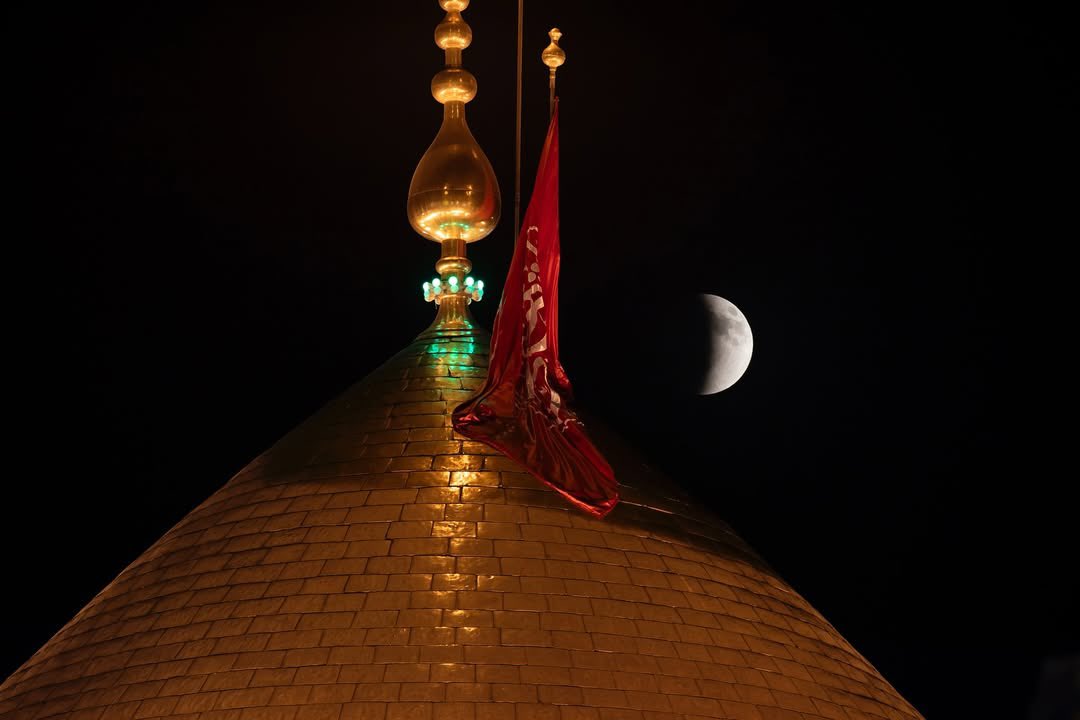 foolki_'s tweet photo. "قَمَرُ السَّمَاءِ مَعَ قَمَرِ الْأَرْضِ". https://t.co/7AzeT8TfvM
