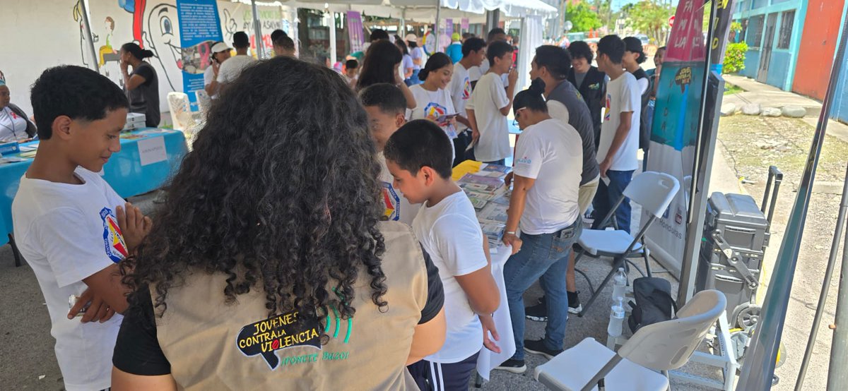 🤝 En la colonia Pizaty (La Ceiba) participamos en la Feria Comunitaria de Servicios, acompañando a las familias y promoviendo el voluntariado como motor de cambio.

Estos espacios fortalecen la comunidad y generan protección comunitaria.
