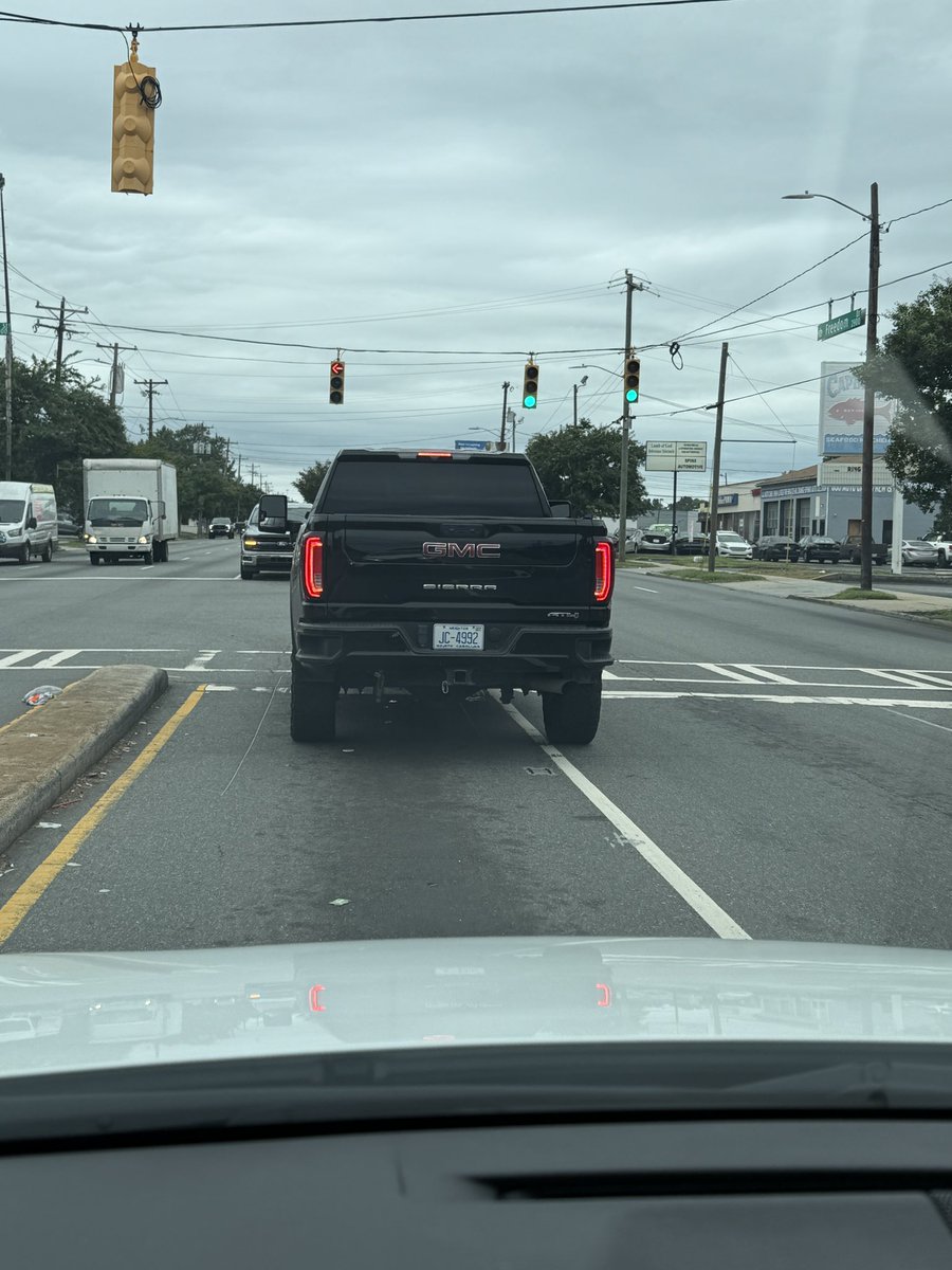 It’s alarming how frequently I’ve seen this in Charlotte - drivers waiting to turn left sitting WAY over the line into the moving lane. Anyone else? Dangerous!