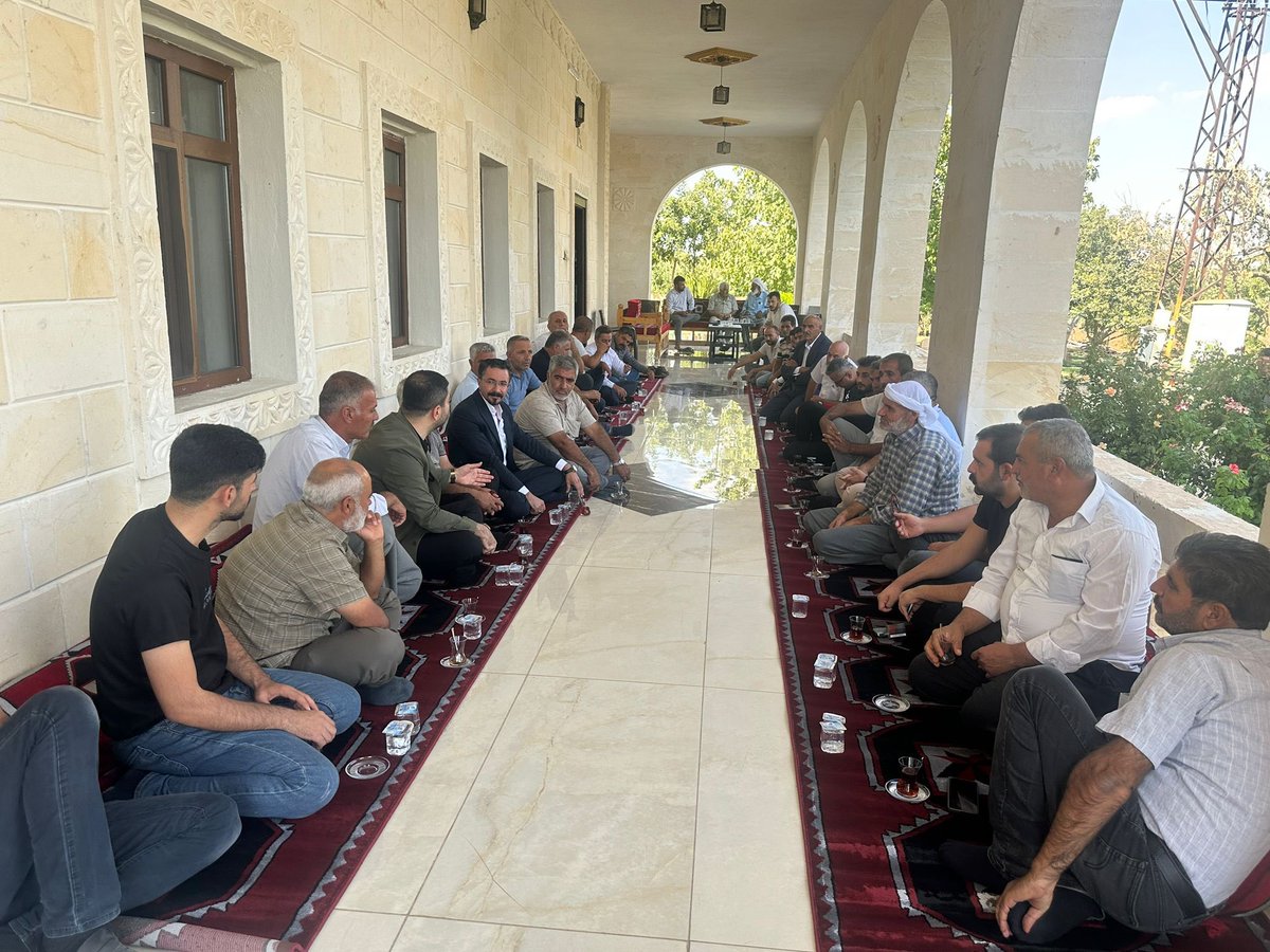 Akparti Karaköprü ilçe Yönetim kurulu üyemiz İbrahim Halil Aslan <a href="/ibr_halil_aslan/">İbrahim Halil Aslan</a> organizesinde İlçe Başkanımız Sn. Av. Orhan Çelik ve Başkan Yardımcılarımız,Karaköprü ilçemizin kırsal mahallelerinden Ergün Mahallesi Muhtarı  Ahmet Akdemir ile Çiftekemer Mahallesi Muhtarı Ali