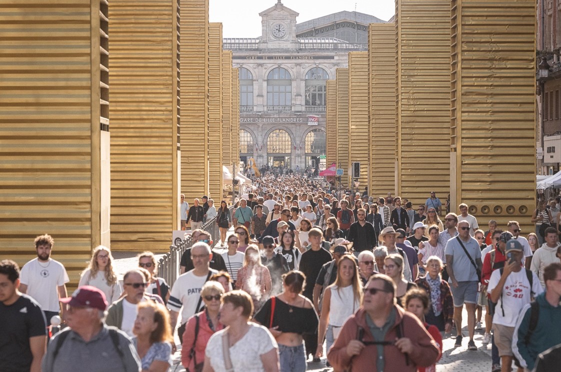 🎉 Clap de fin pour la Braderie de Lille 2025 !

Merci aux visiteurs, exposants et équipes mobilisées qui ont fait vivre ce grand rendez-vous lillois. 💜

À l’année prochaine!