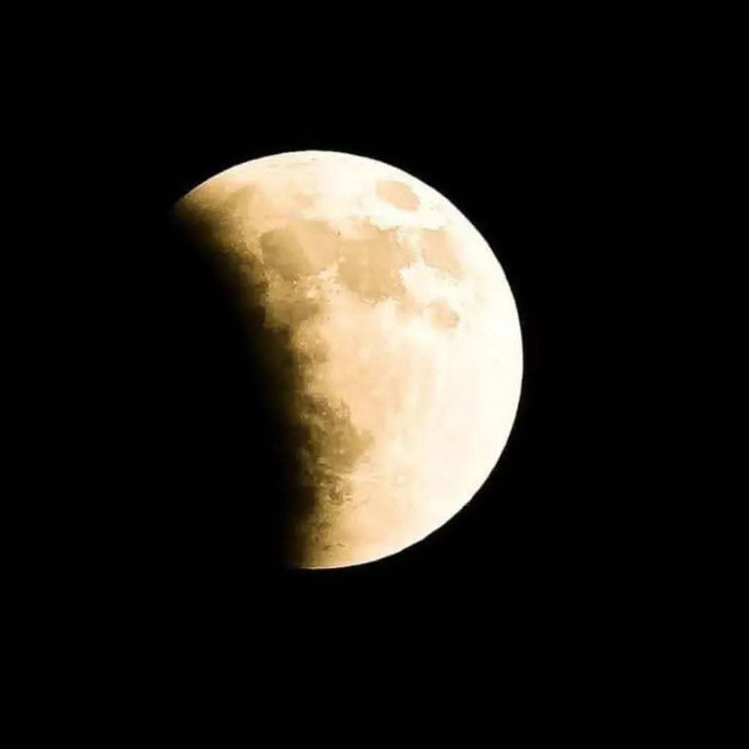 Umar_ibn_irshad's tweet image. The Lunar Eclipse in Madinah Al Munawwarah