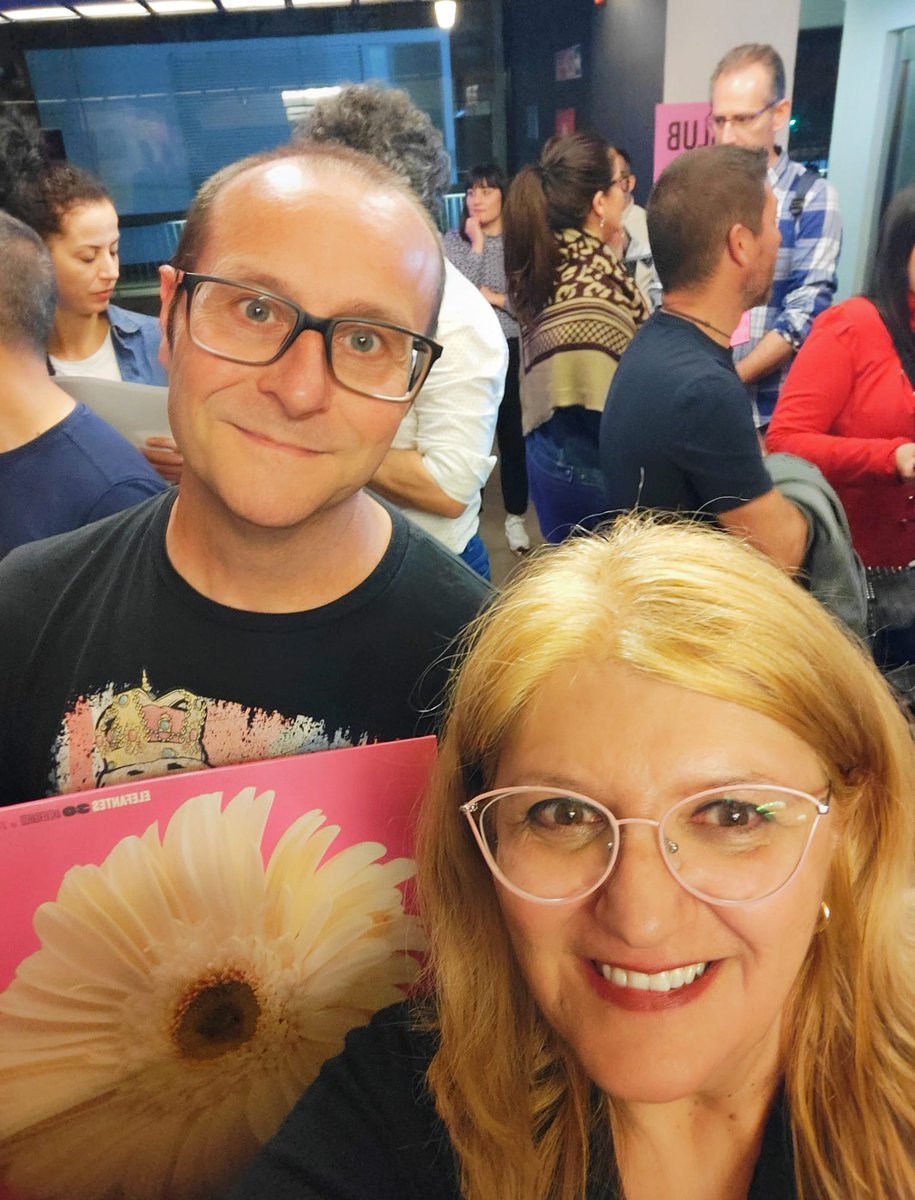 AmeliaMLl's tweet image. Cuando llevas 38 años con una persona ya puedes decir: Mi compañero de vida. Mientras tanto dejad de decir tonterías!! 😅😊
El amor no se busca, se encuentra.
#CompañerosDeVida #Familia