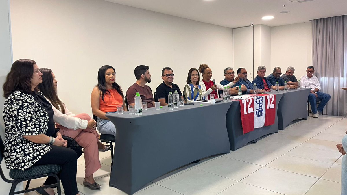 Reunião com os diretórios do PDT da Baixada Litorânea. Educação, Trabalho e Renda, Habitação e Servidor Público foram os temas debatidos. Uma honra! 🌹
