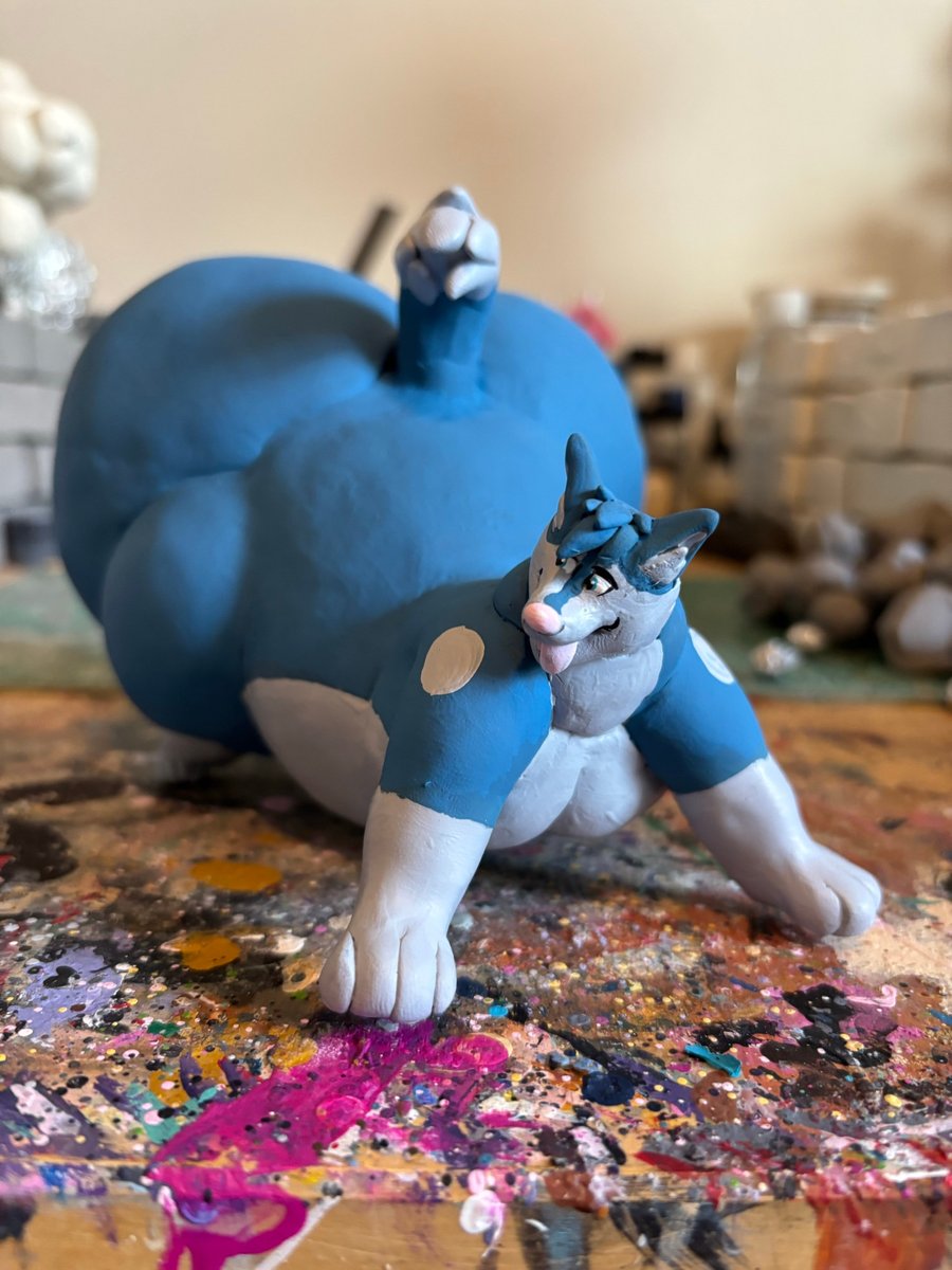 here's a finished comm for chubbehwusky!