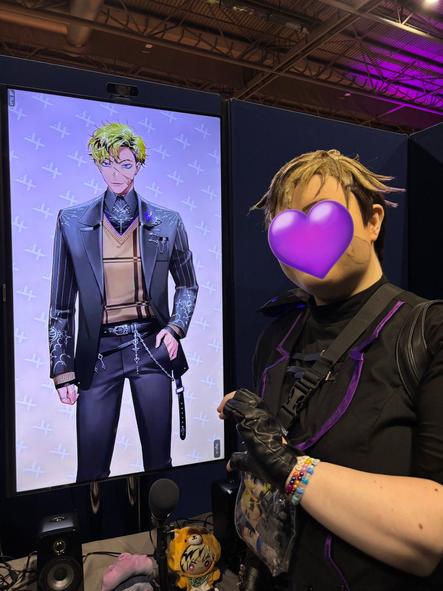 BowCosplays's tweet photo. Meeting Vanta was insane aaaaa
I’m still processing that he’s recognised my cosplays, very happy Vantacrew today 🥹🫶#VeXpo2025 https://t.co/MpcXp8FIXZ