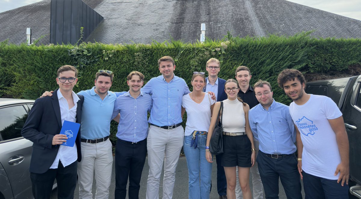 Clap de fin sur le Grand Rendez-vous de la Droite ! 

Les Jeunes Républicains du Nord étaient présents en nombre ce week-end ! 

Un week-end de reconstruction pour notre famille politique derrière notre président <a href="/BrunoRetailleau/">Bruno Retailleau</a> ! 🇫🇷
