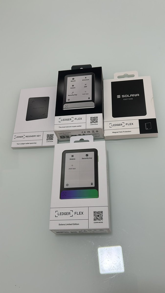 I am huge gigachad fã here <a href="/Ledger/">Ledger</a> 

My flex finally receive. 

Solana airdrops ✅
Security ✅

Soon I wanna do one review vídeo about that.

<a href="/mokodaogg/">MokoDAO</a> wanna receive some for giveaway 👀👀👀