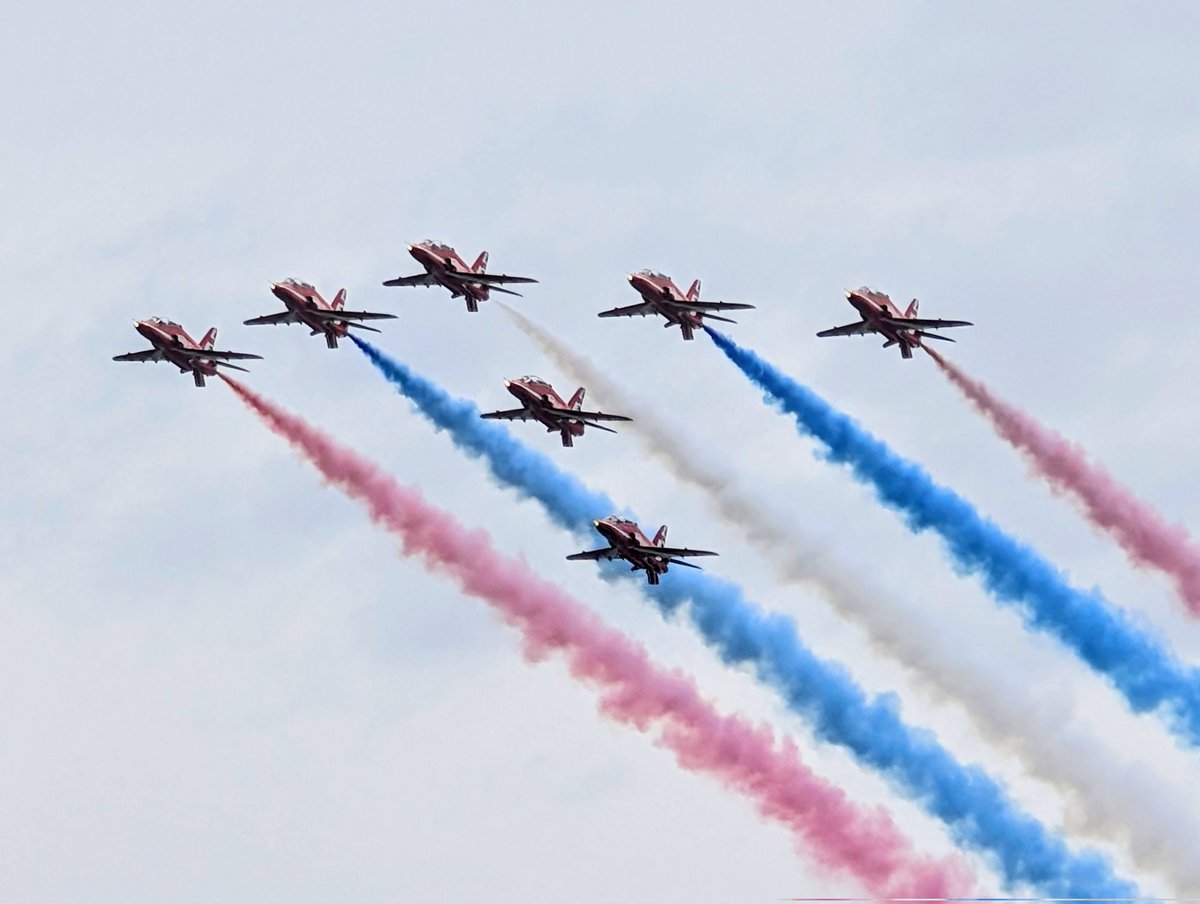 Always good to see the Red Arrows at Tynemouth but Summer is definitely over 🥶