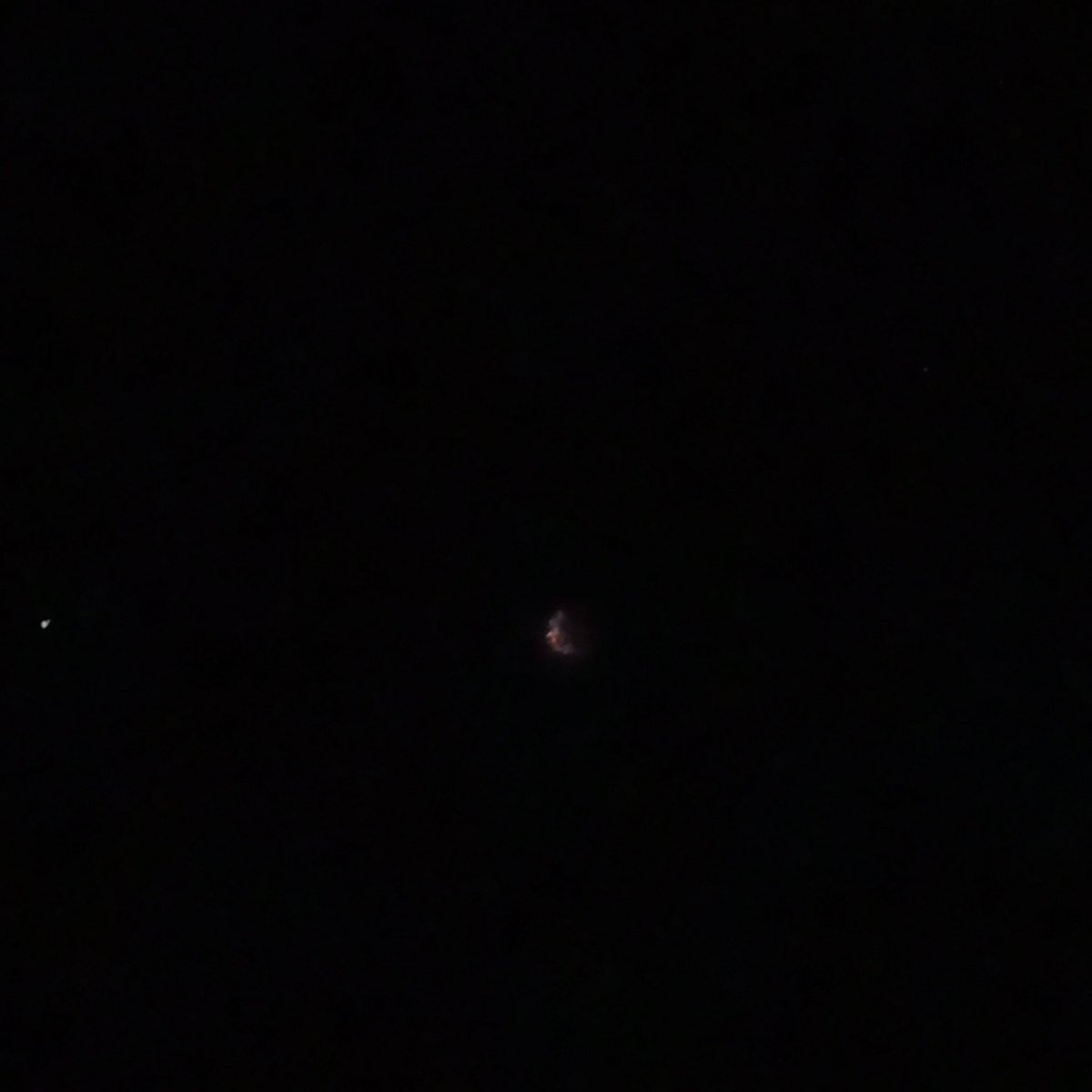 Gerhana bulan darah
 Blood lunar eclipse
🌑🌘🌗🌖🌕