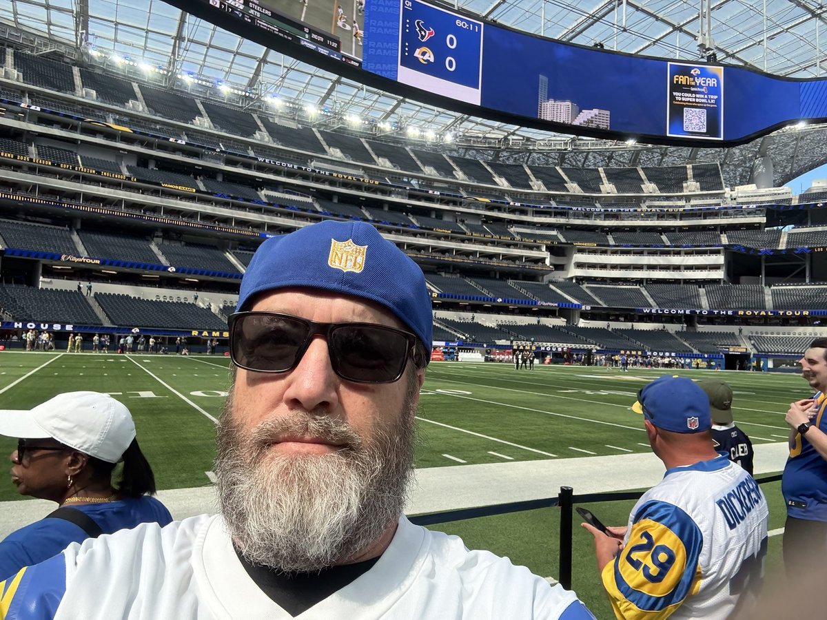 TheWraith007's tweet image. On the Field at SoFi