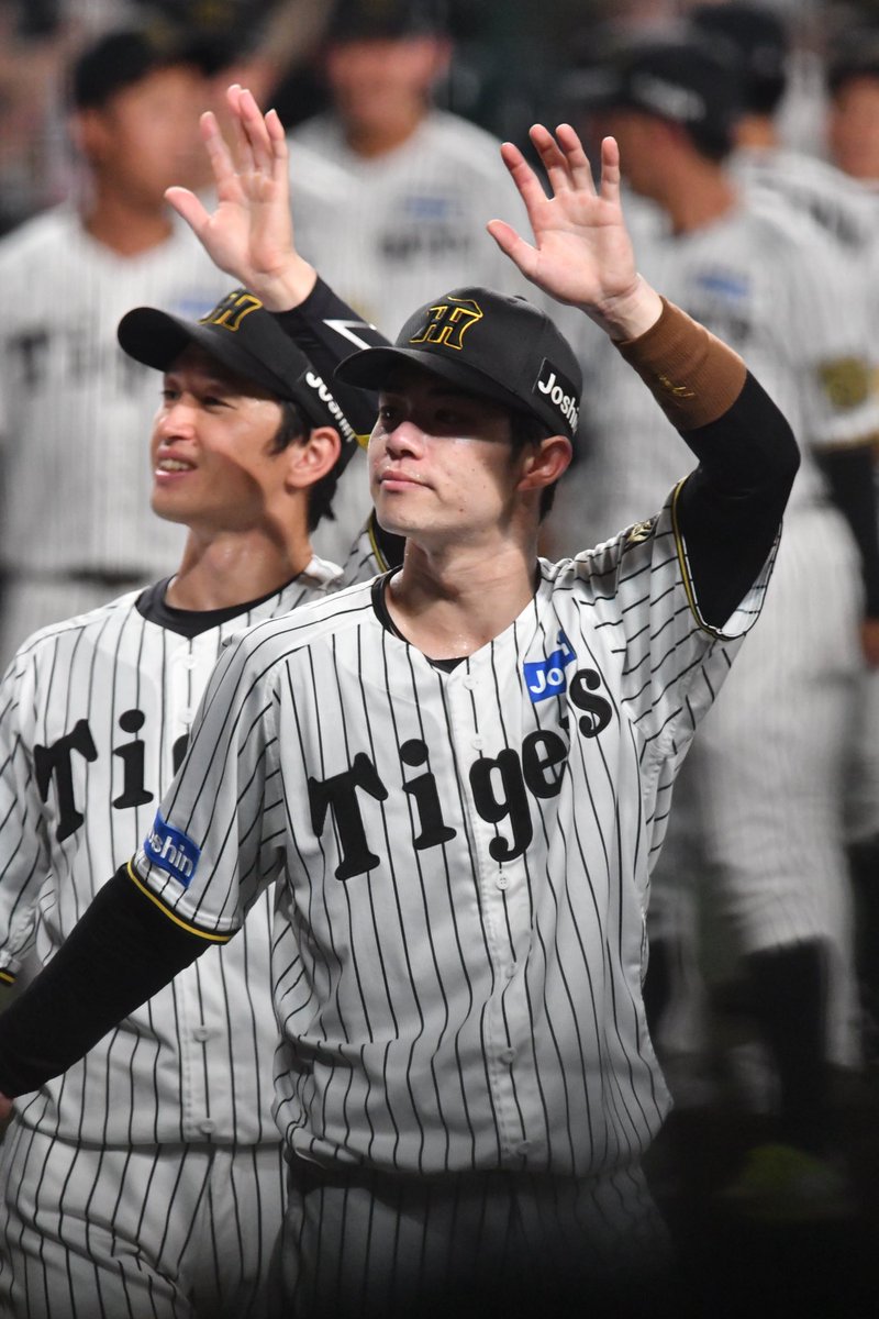 【非売品】甲子園球場100周年記念ボール 阪神タイガース 近本光司 & 中野拓夢 🐯祝！通算1000本安打！🐯 外周3号門向かい「ミズノスクエア」と