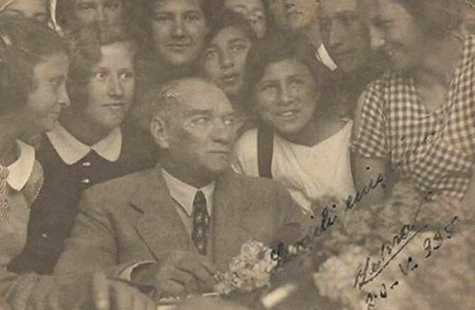 Başöğretmen.