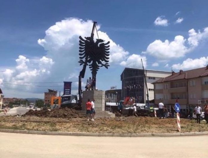 On every city in Kosovo there is a roundabout with the National Flag 🇦🇱or the Double-headed Eagle 🦅 

❤️🖤