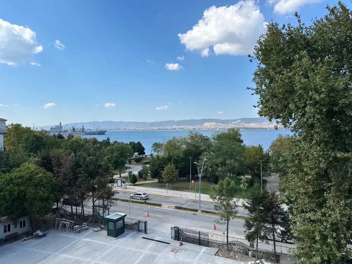 gbhl's tweet photo. Leventlerim, “GBHL’nin yeni binasında sona gelindi” deniyor. 

36 derslik, kütüphane, spor salonu hazırmış. Açılış için “Eylül sonu hedefleniyor”… 

Ama gerçekten yetişir mi, yoksa yine mi “finale gelindi” manşetleri görürüz? 👀

📸📰: @ozgurkocaeli https://t.co/37EN4SRW6p