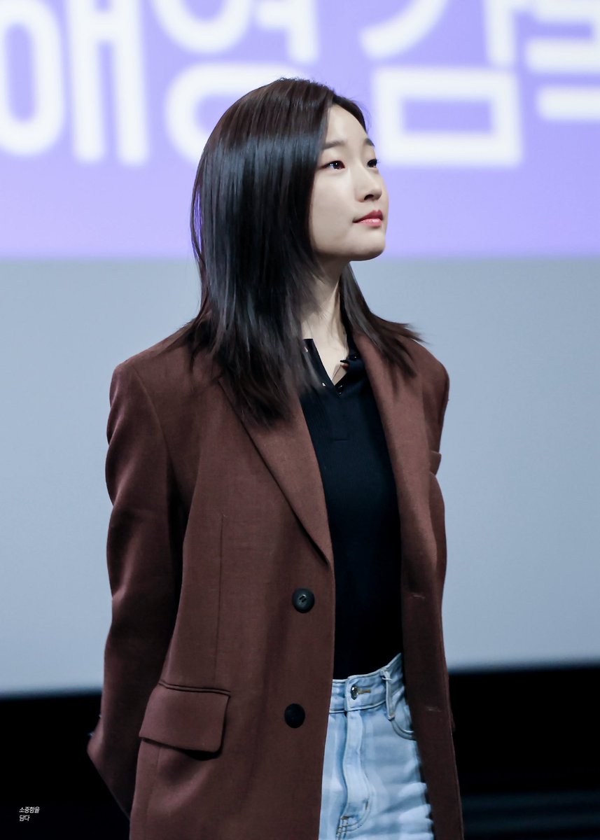 daadaagom's tweet photo. 생일축하해요 ! 
오늘 하루 행복으로 가득차길 바랄게요 🤎🎂 https://t.co/X1B9sdnGZx