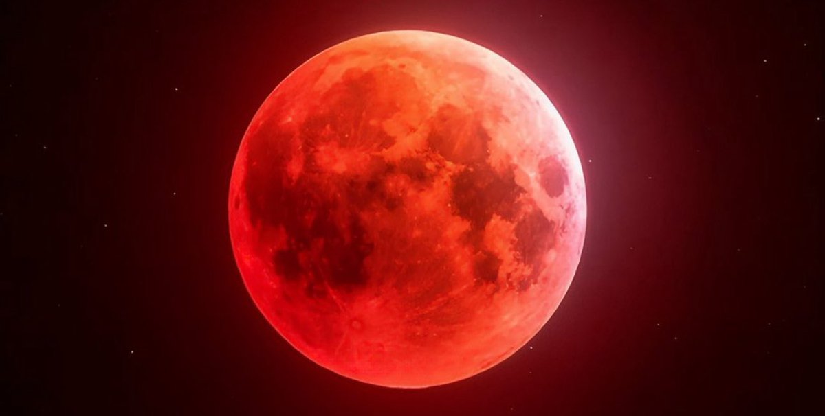 اللهم ارحمنا إذا برق البصر، وخسف القمر، وجُمِع الشمس والقمر، اللهم اجعل خسوف قمرك رحمةً لنا، ولا تؤاخذنا بذنوبنا، ولا تُنزِل غضبك علينا، واغفر لنا وارحمنا يا أرحم الراحمين 

 #خسوف_القمر