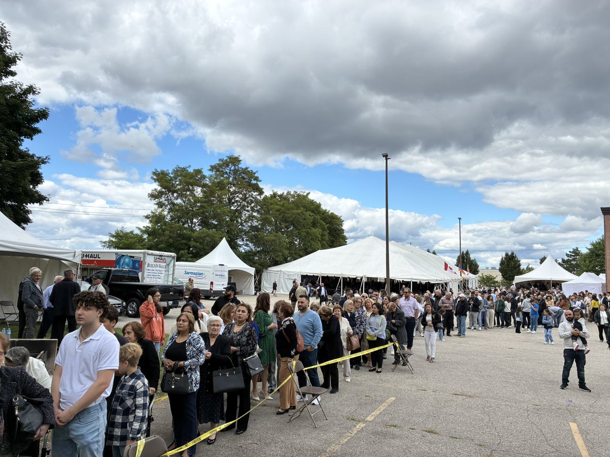 Bryan May tweet media