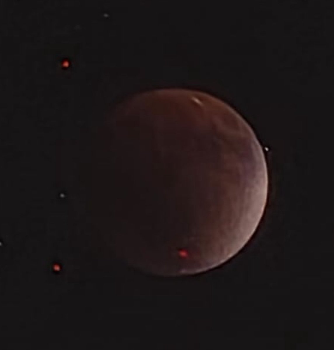 خسوف القمر تصويري