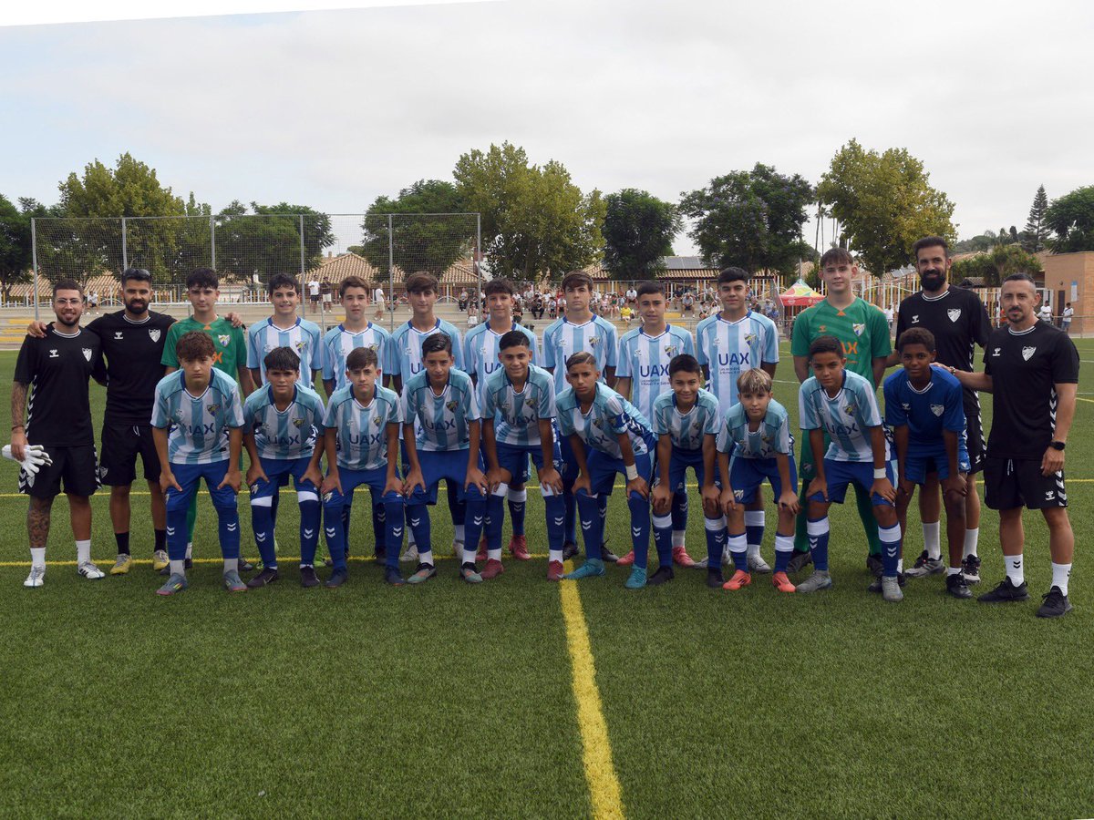 El placer INIGUALABLE de representar este escudo! 
Jornada 1 🚀⚽️💙🤍 <a href="/MalagaCF/">Málaga CF</a>